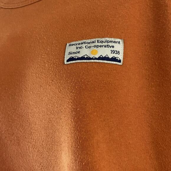 REI Co-op Patch Crewneck Sweatshirt Men sz M Rust Orange Fleece Long Sleeve Hike - Picture 3 of 7